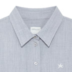 (w) TCM mini logo textured half shirt